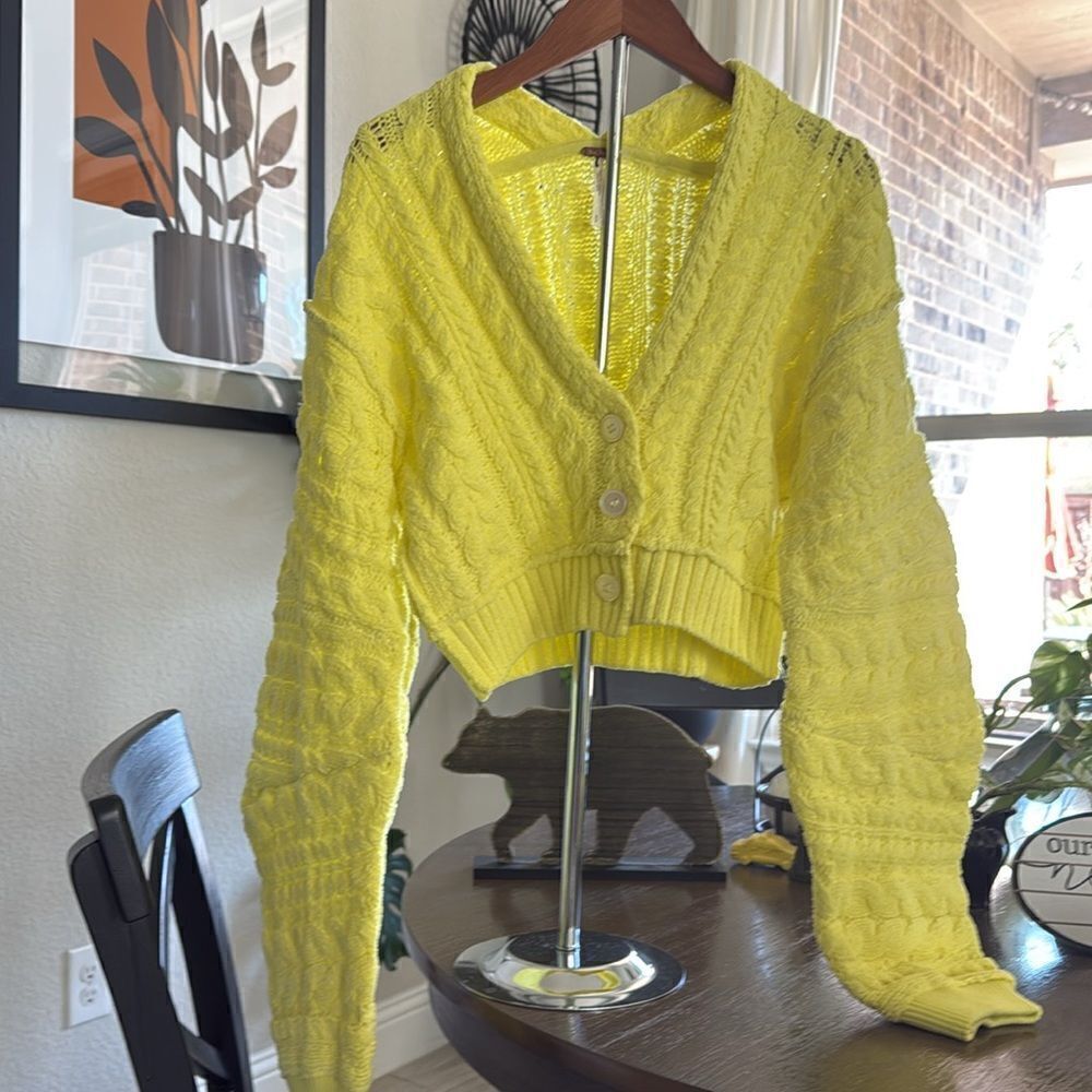 NWOT Free People Sadie Cable Cardi Yellow Cropped V Neck Buttons Cotton S Drop - Picture 8 of 10